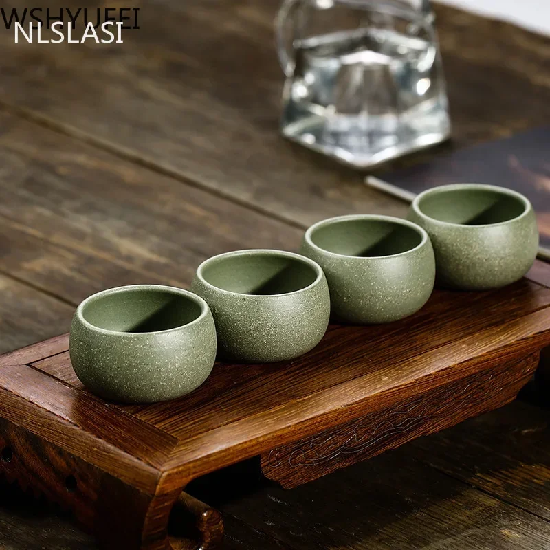 Korean Tea Set - Yixingブティックパープルクレイテアアップ、生の緑の泥、手作りのティーボウル、マスターティーカップ、カスタマイズされたティーセットアクセサリー、セットあたり2個